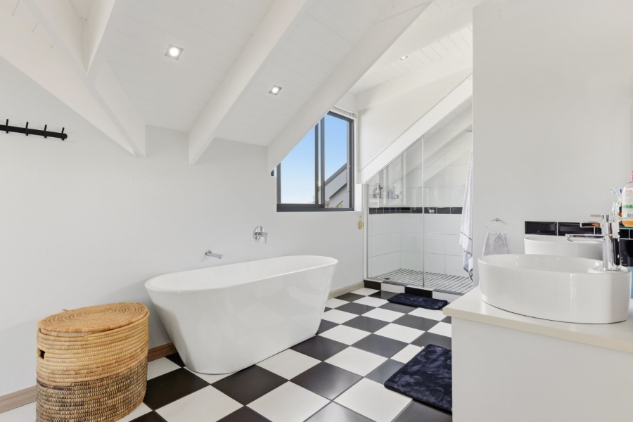 3 Bedroom Property for Sale in Lake Michelle Security And Eco Estate Western Cape